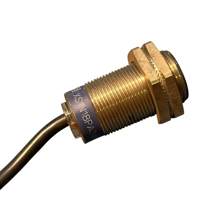 Telemaecanique-XS1N18PA349-Inductive-proximity-Sensor-24V-New-no-box-3