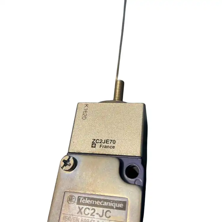 Telemecanique-XC2-JC-ZC2JE70-Limit-Switch-with-Head-–-New-no-box-3