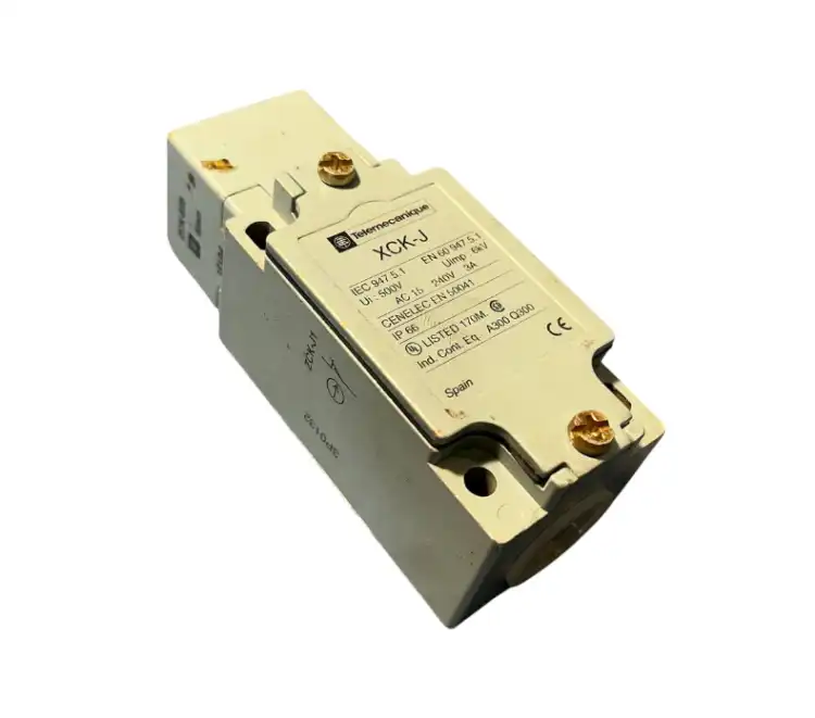 Telemecanique-XCK-J-ZCK-E05-Limit-Switch-with-Head-Used