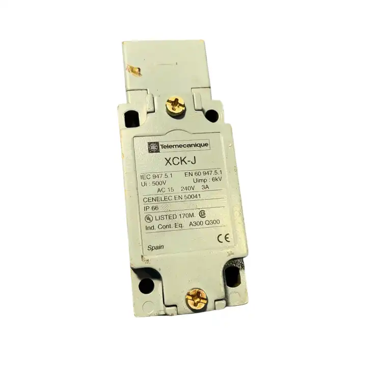 Telemecanique-XCK-J-ZCK-E05-Limit-Switch-with-Head-Used-2