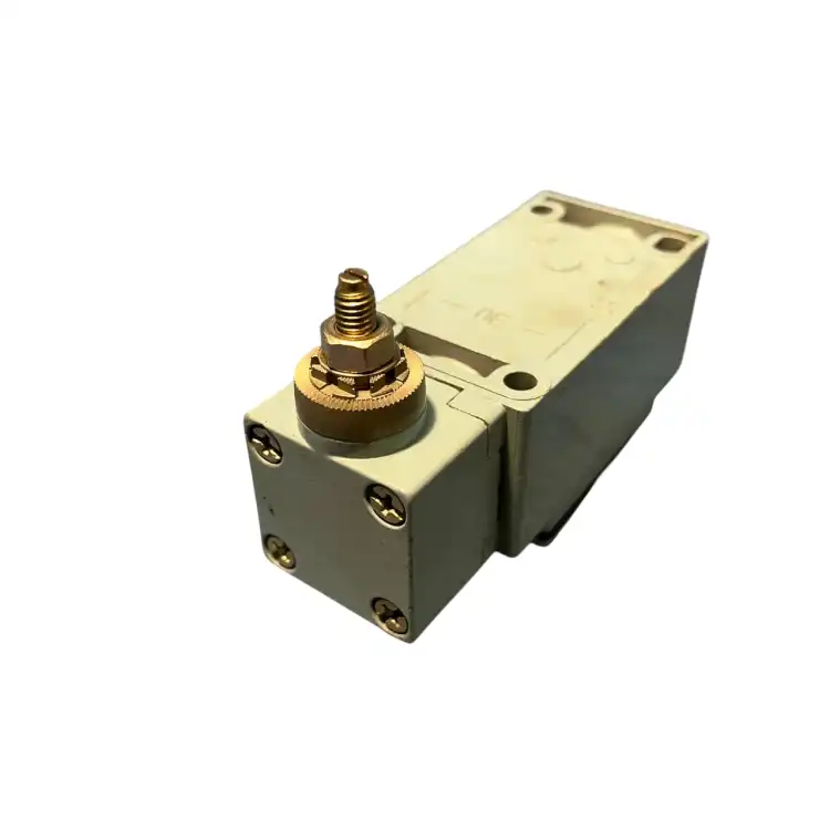 Telemecanique-XCK-J-ZCK-E05-Limit-Switch-with-Head-Used-8