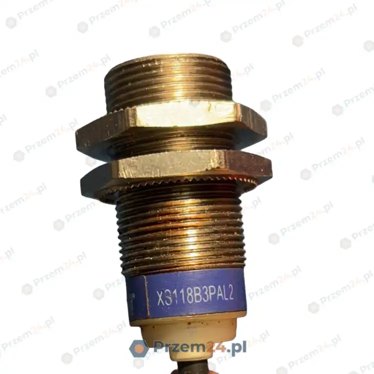 Telemecanique-XS118B3PAL2-Inductive-sensor-Used-2