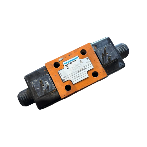 Mannesmann-Rexroth-4WE-10-J32-CW110N9Z5L-00589935-Solenoid-Valve