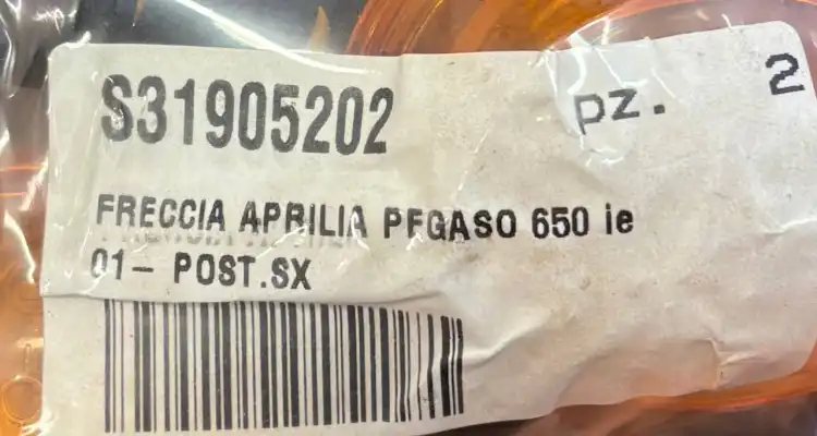 Aprilia-S31905202-Rear-Turn-Signal-2-PIECES-2