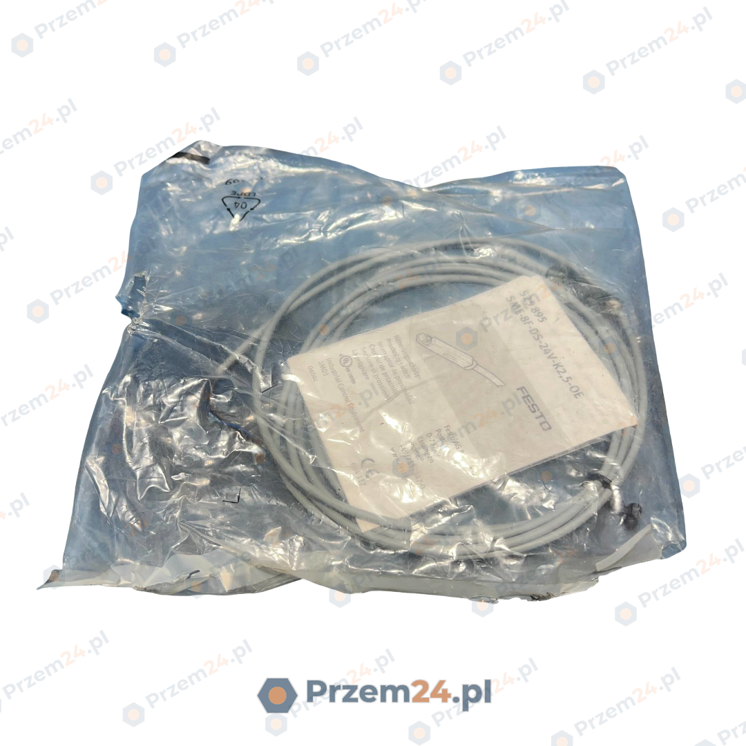 Festo-SME-8F-DS-24V-K2,5-OE-525895-525-895-Proximity-Sensor-New-In-box